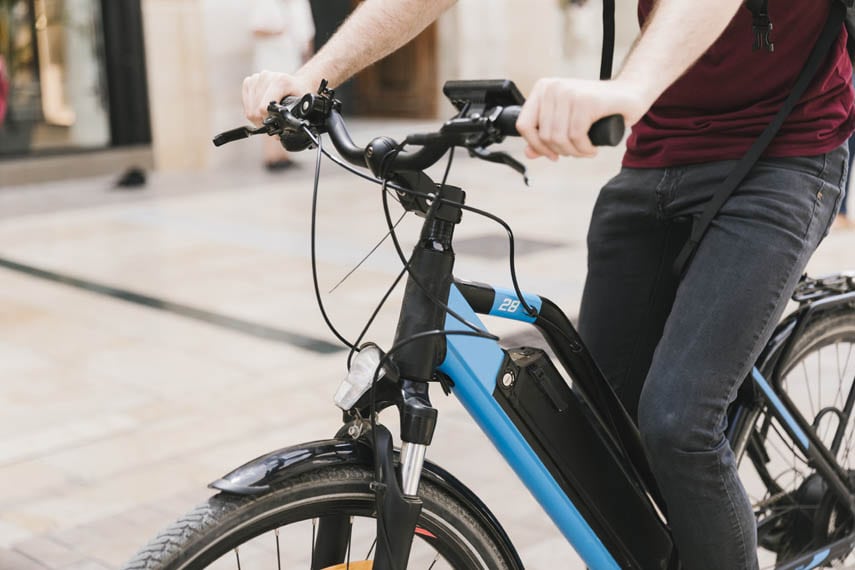 bicicleta-electrica-azul