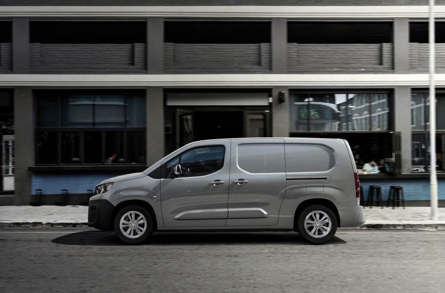 furgoneta-electrica_peugeot-e_partner-lateral-estacionada