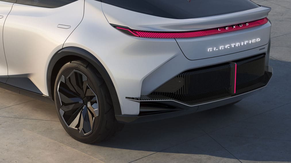 Lexus-LF-Z-Electrified-concept_trasera