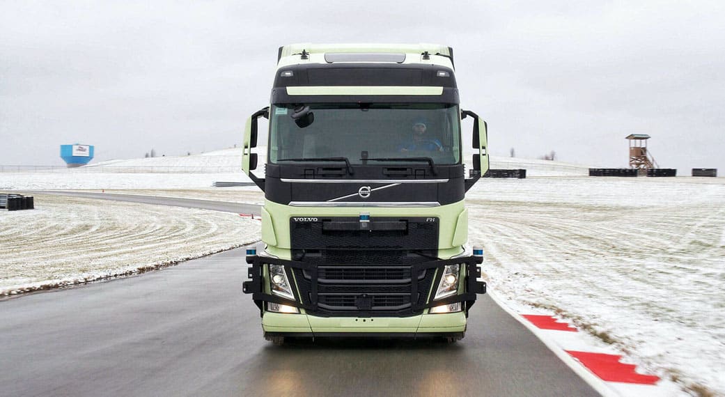 camion-asociacion-Aurora-Volvo_Pistachio