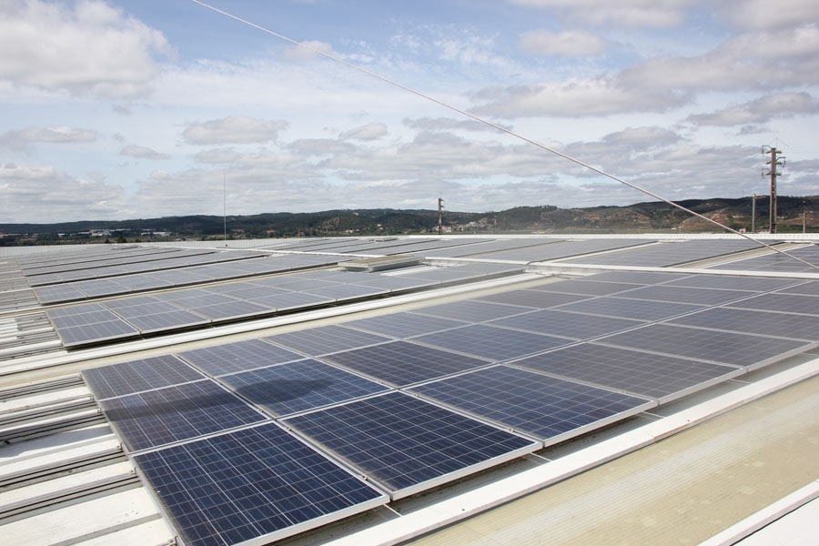 Panales-solares_planta-Daimler-Truck-AG_Tramagal-Portugal