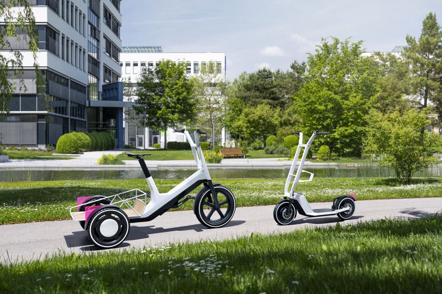 Bicicleta-electrica-BMW-Dynamic-Cargo-concept_Patinete-electrico-Clever-Commute-concept_enfrentadas