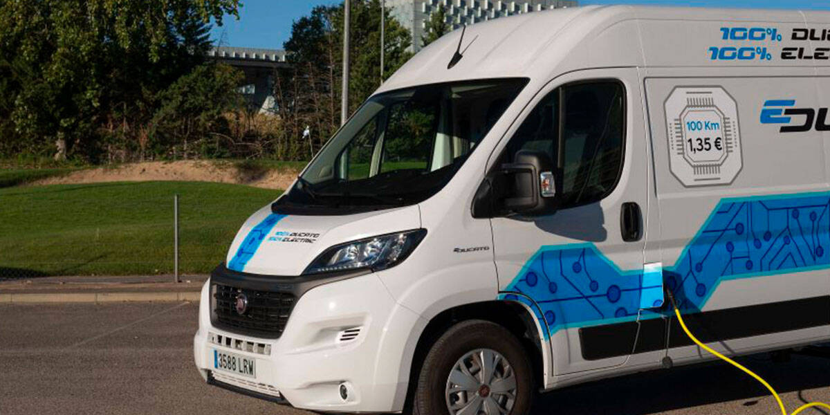 Fiat-E-Ducato-2021_cargando