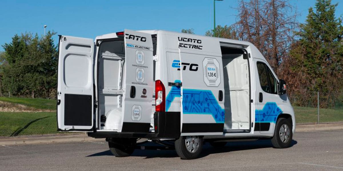 Fiat-E-Ducato-2021_puertas-maletero-abiertas