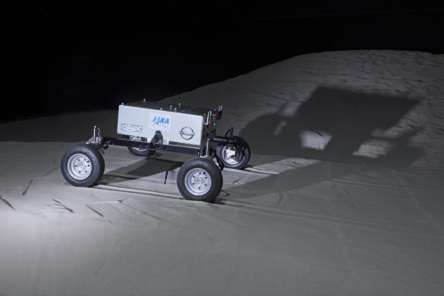 Rover-lunar-Nissan-JAXA_2