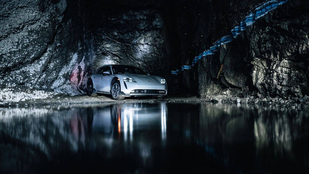 Porsche-Taycan-Cross-Turismo-Record-Guinness_mina