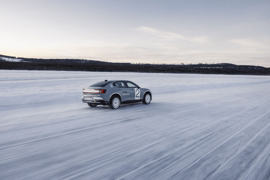 Polestar-2-version-Arctic_Circle_trasera