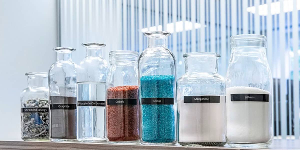 Planta-propia-reciclaje-baterias-iones-litio-Mercedes-Benz_materiales