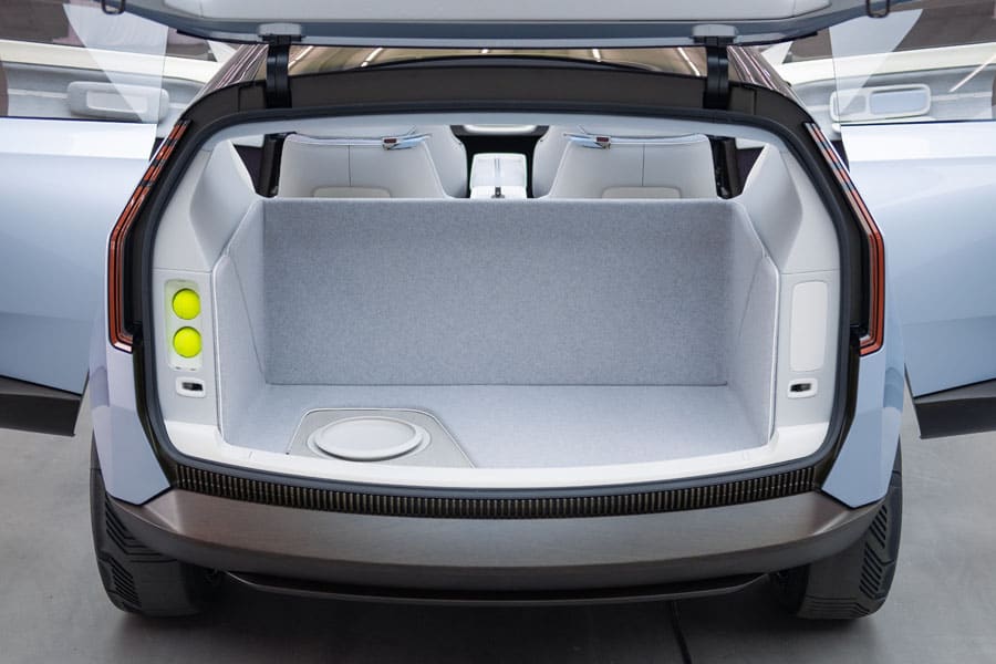Volvo-Concept-Recharge-uso-materiales-sostenibles-Bcomp_maletero