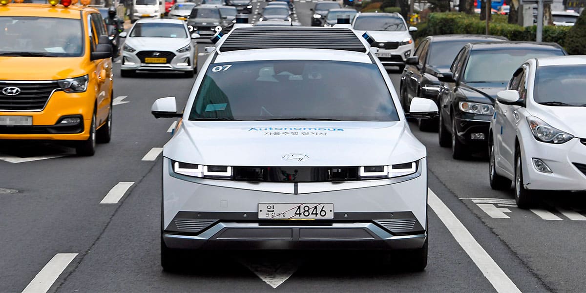 Hyundai-IONIQ-5-RoboRide_Seul_carretera-frontal