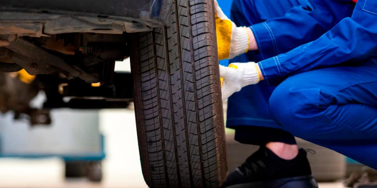 Cambio-neumatico-Apollo-Tyres