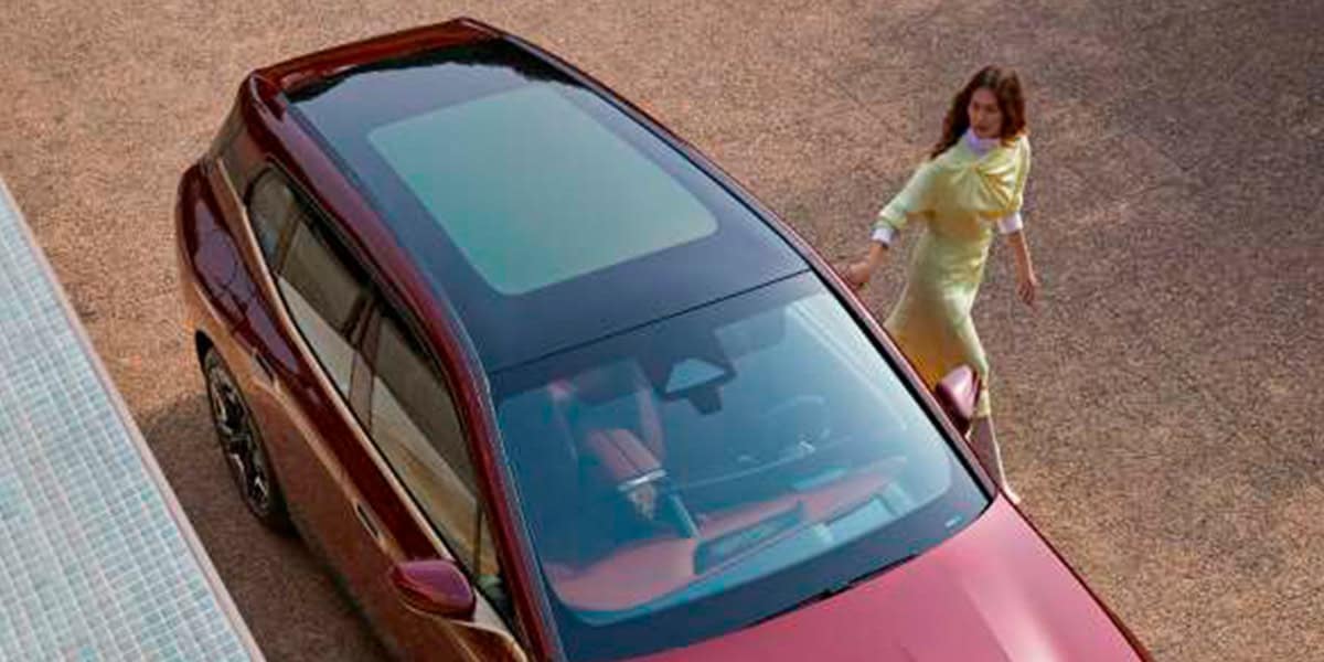 BMW-iX_techo-panoramico