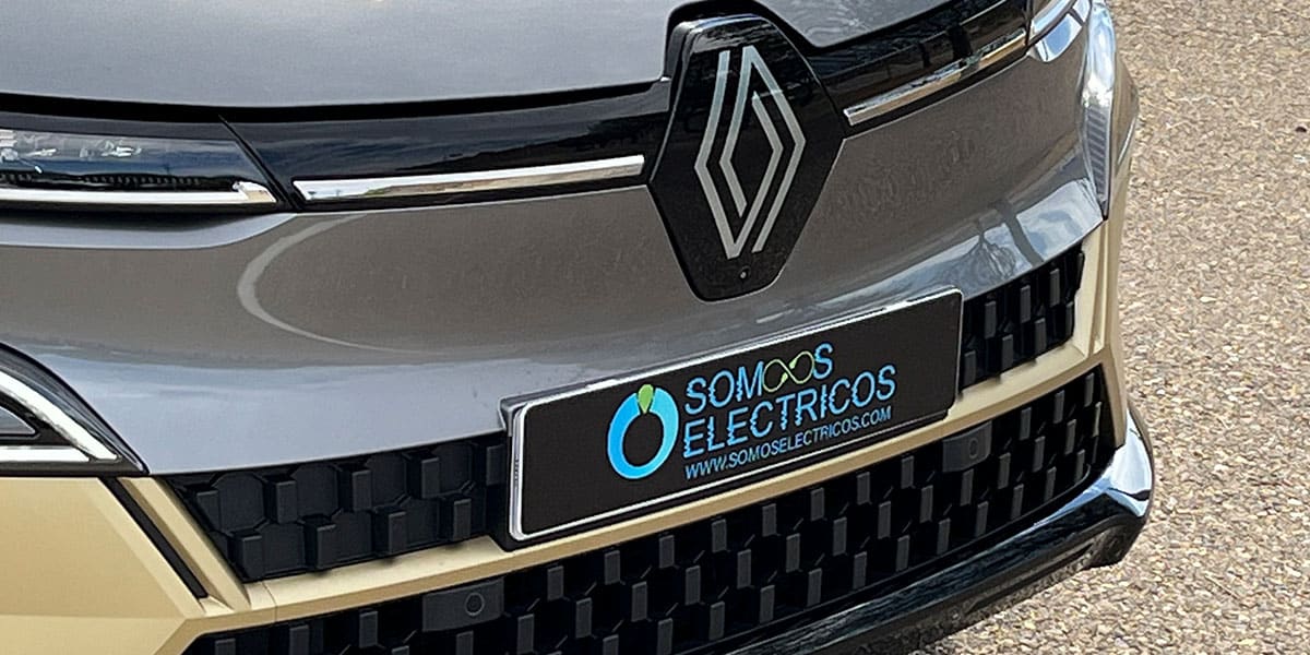Renault-Megane-E-Tech_prueba-Somos-Electricos_frontal