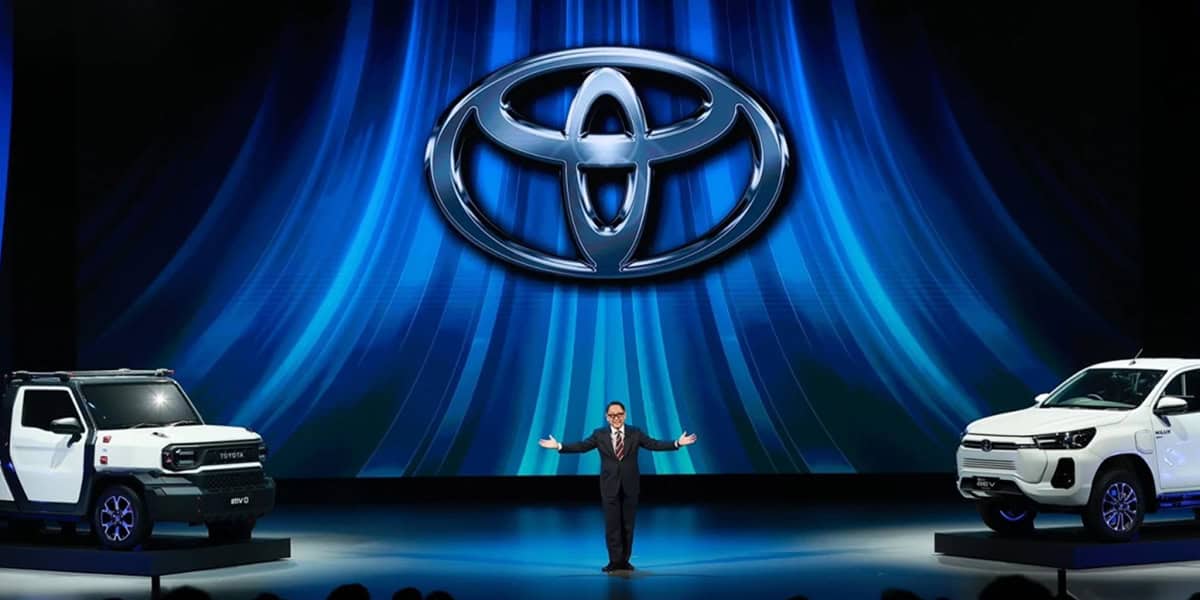 Toyota-Hilux-Revo-BEV_pickup-electrica_presentacion-vehiculos-Tailandia