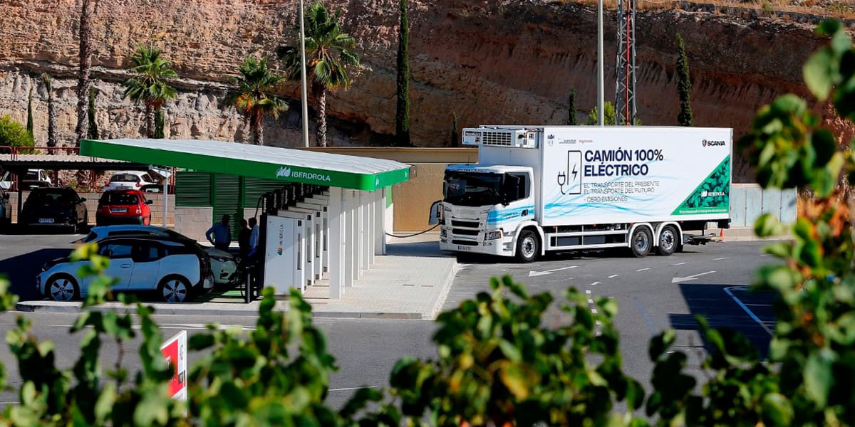 Iberdrola-Disfrimur-Corredor-Mediterrano-carga-transporte-pesado