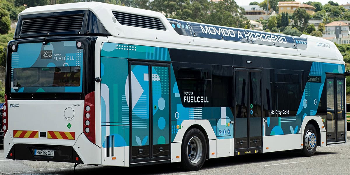 Autobus-electrico-hidrogeno-H2.City_Gold-CaetanoBus_Toyota_trasera