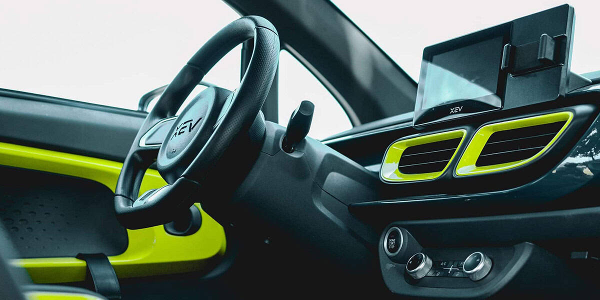 XEV-YOYO-interior