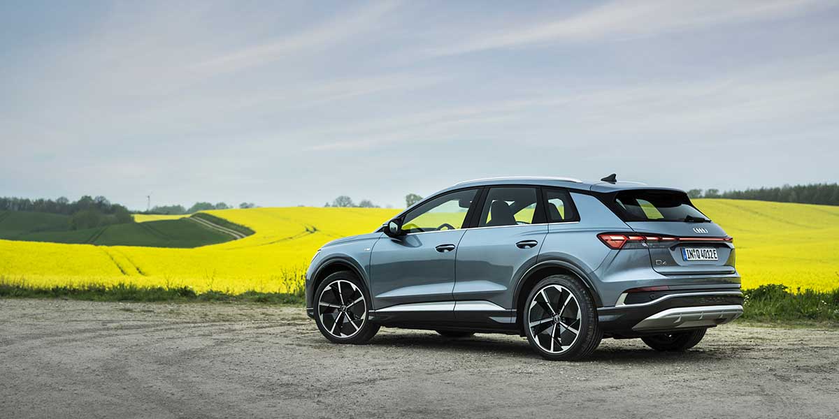 Audi-Q4-e-tron-2024_trasera