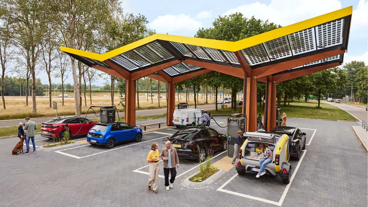 Estación de recarga de Fastned en Barcelona (España)