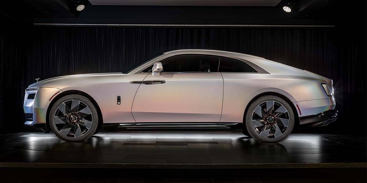 Rolls-Royce-Spectre-Lunaflair_lateral