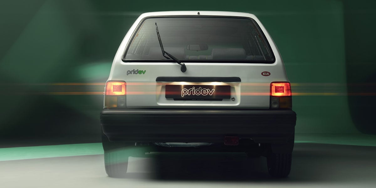 KIA-Pride-EV-restomod_trasera