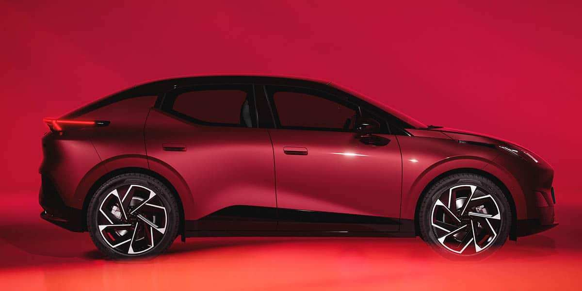 Lynk-Co-02_lateral