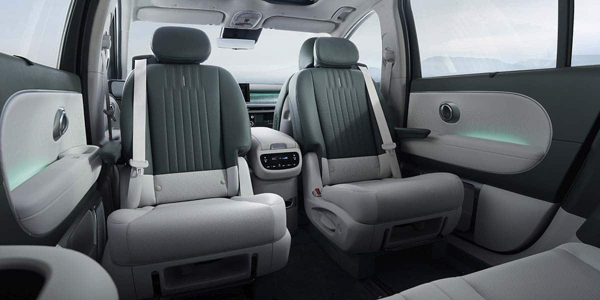 Hyundai-IONIQ-9_interior-asientos-girados