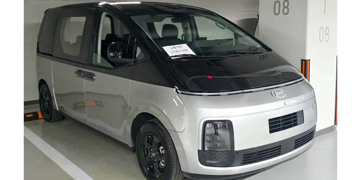Hyundai-Staria-EV_cazada