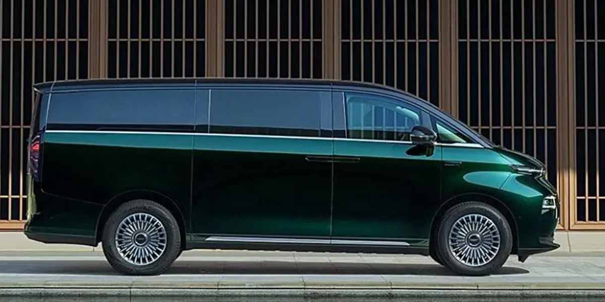 Geely-Galaxy-LEVC-L380_lateral