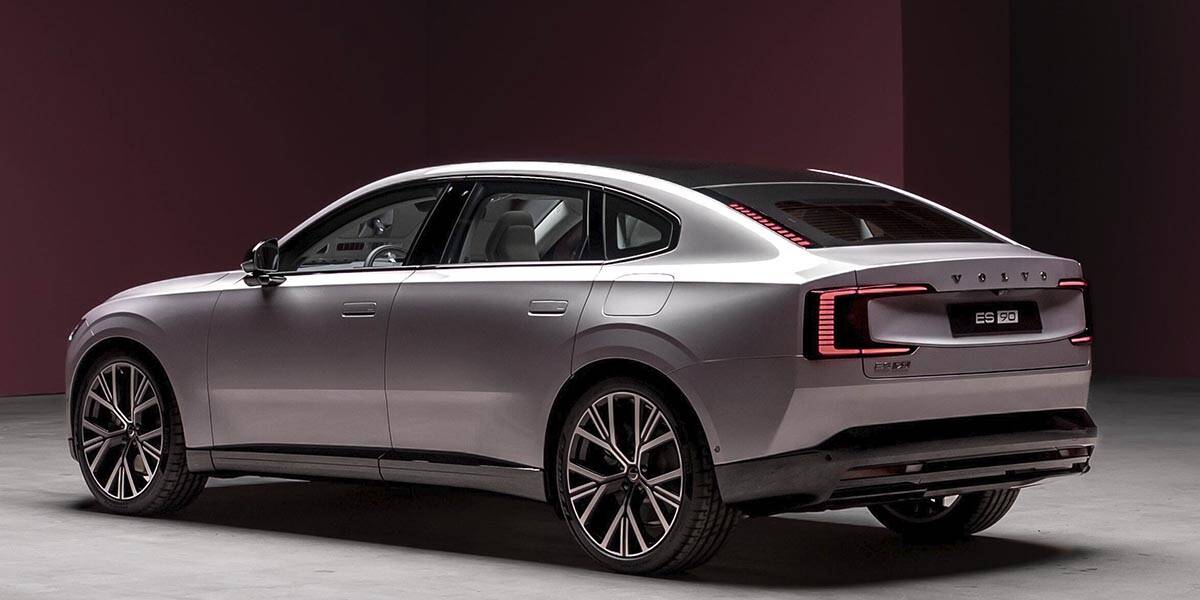 Volvo_ES90_lateral-trasera
