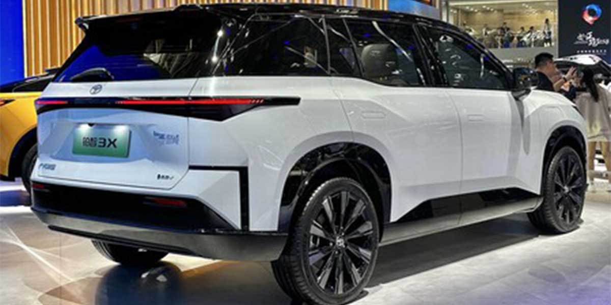 Toyota-bZ3X_trasera
