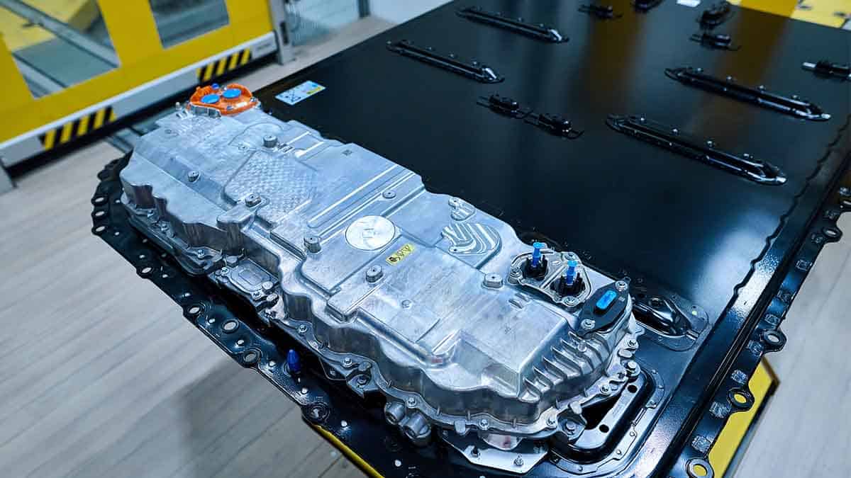 Baterias-Neue-Klasse-BMW_ensamblaje