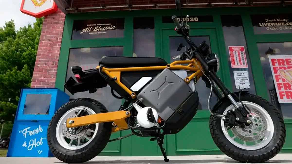 LiveWire-moto-compacta_carretera