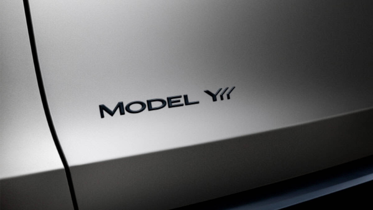 Tesla-Model-YL_insignia
