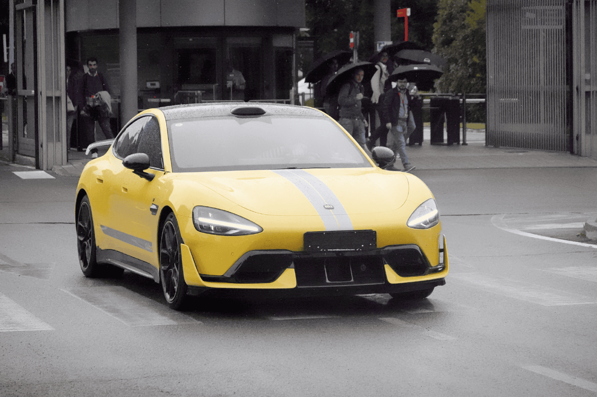 Xiaomi-SU7-Ultra-fabrica-Ferrari_