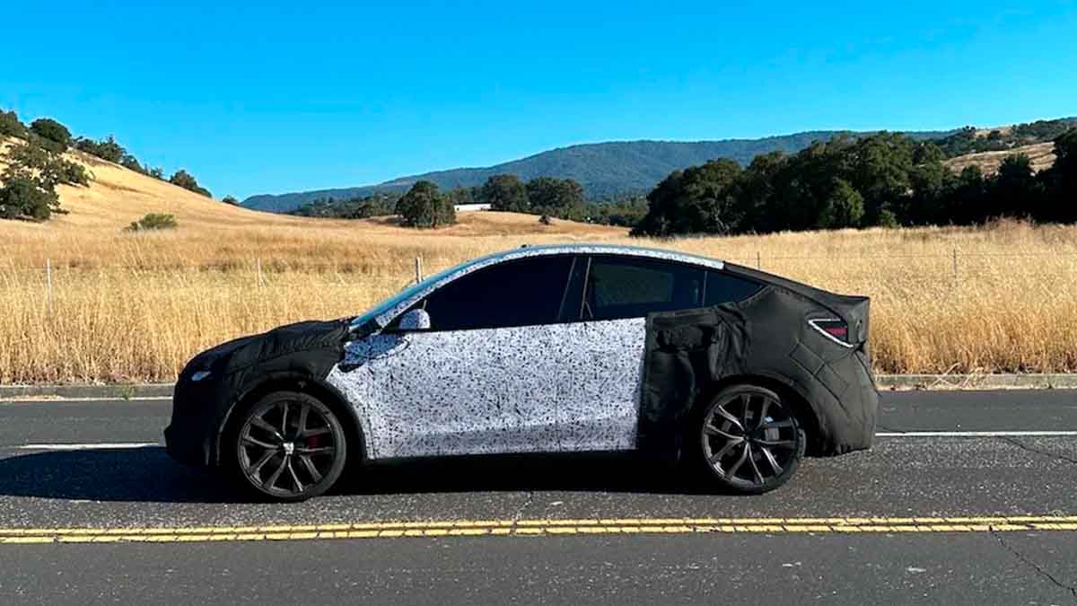 Tesla-Model-Y-Performance-camuflaje_lateral