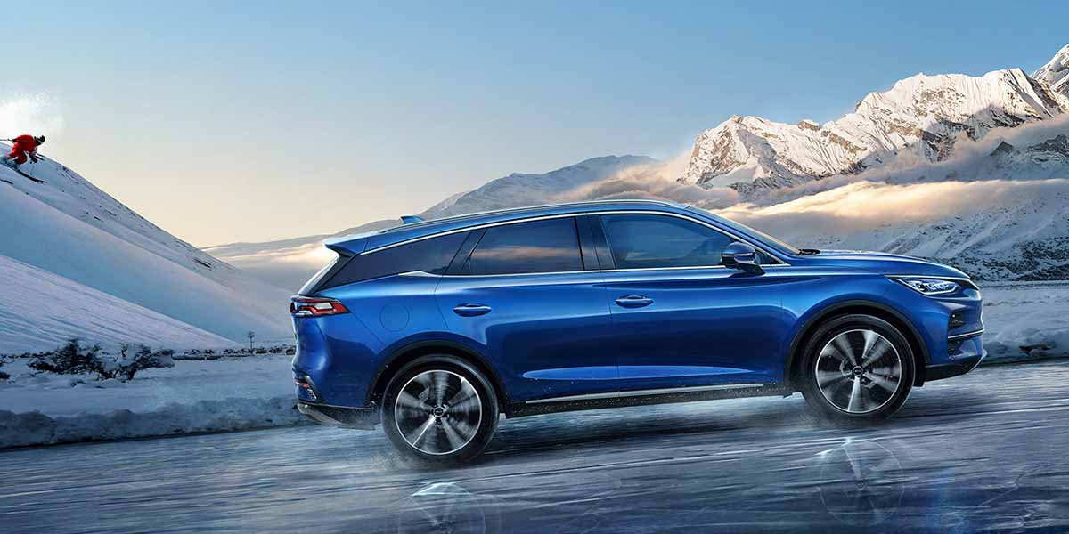 BYD Tang subiendo una cuesta