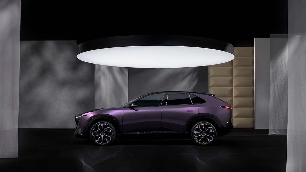 Imagen del Mazda CX-6e (vista lateral)