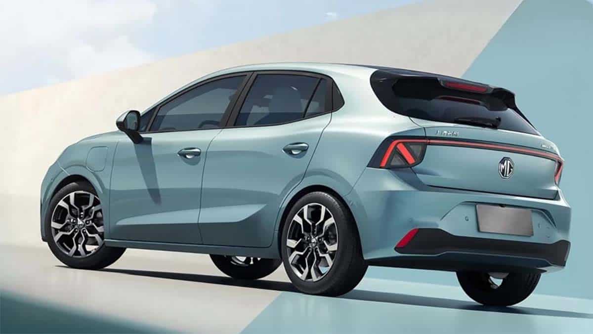 Coche eléctrico MG con diseño moderno y aerodinámico, ideal para movilidad ecológica y ahorro energético.
