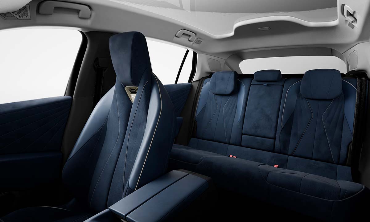 Asientos de lujo en el interior del SUV eléctrico DS N°7.