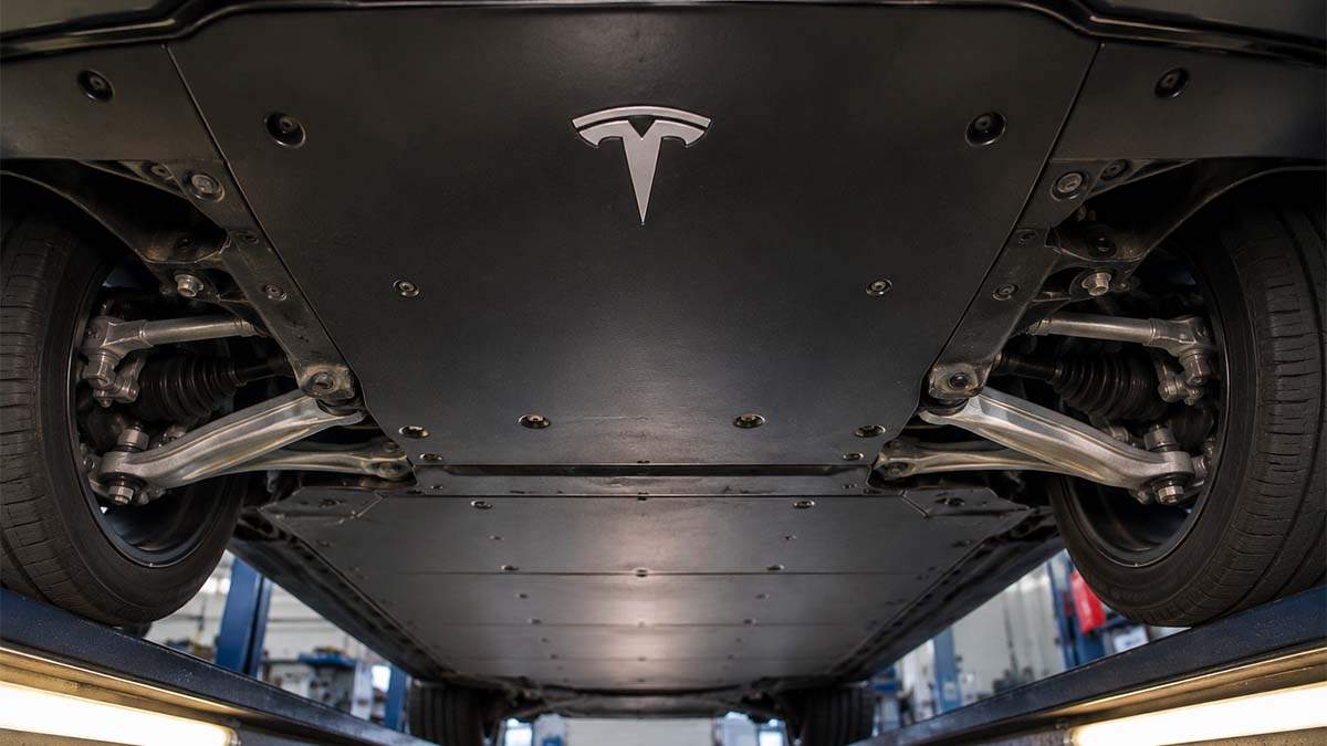 Un mecánico al pasar la ITV a un Tesla: "no esperábamos tanta calidad"