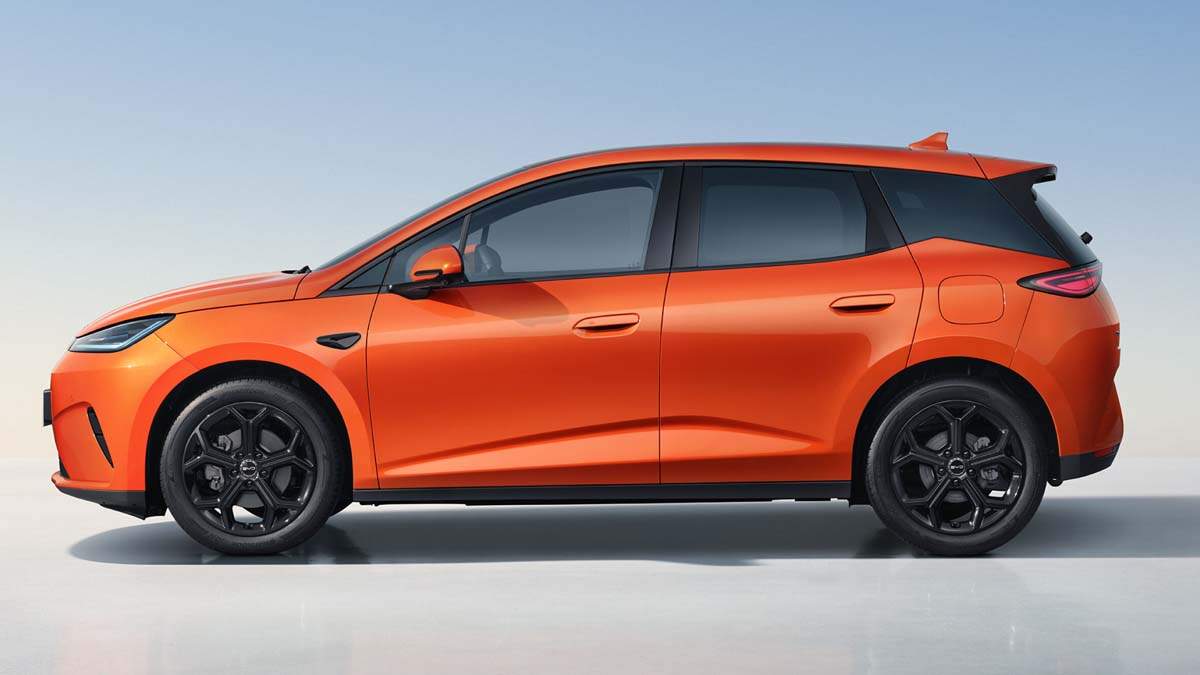 Vista lateral del BYD Dolphin G DM-i
