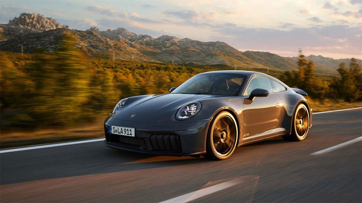 Porsche sentencia al 911 eléctrico: su deportivo más mítico seguirá con motor de combustión