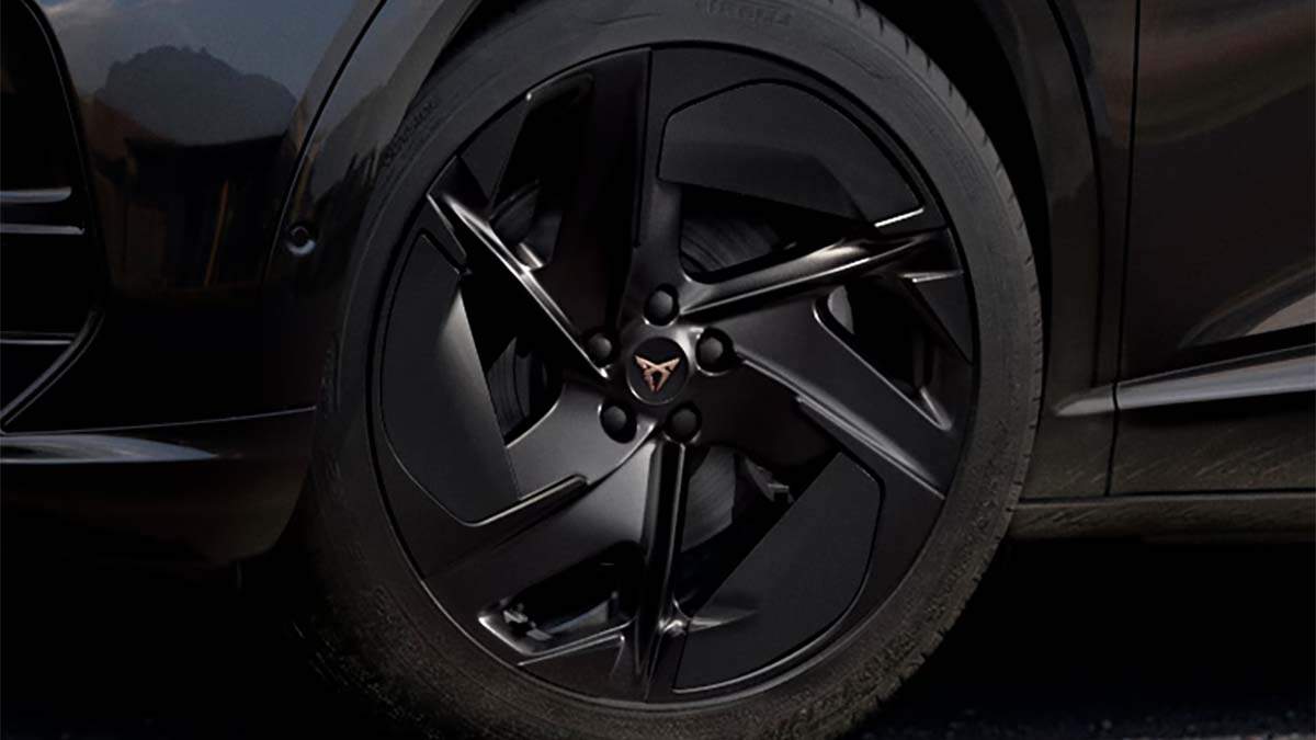 Llantas en negro del CUPRA Tavascan Black Edition
