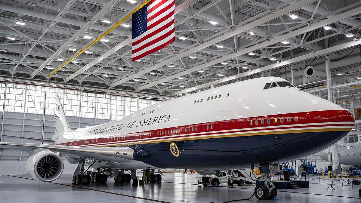 Presentación del nuevo Air Force One, un Boeing 747-800 con tecnología de SpaceX