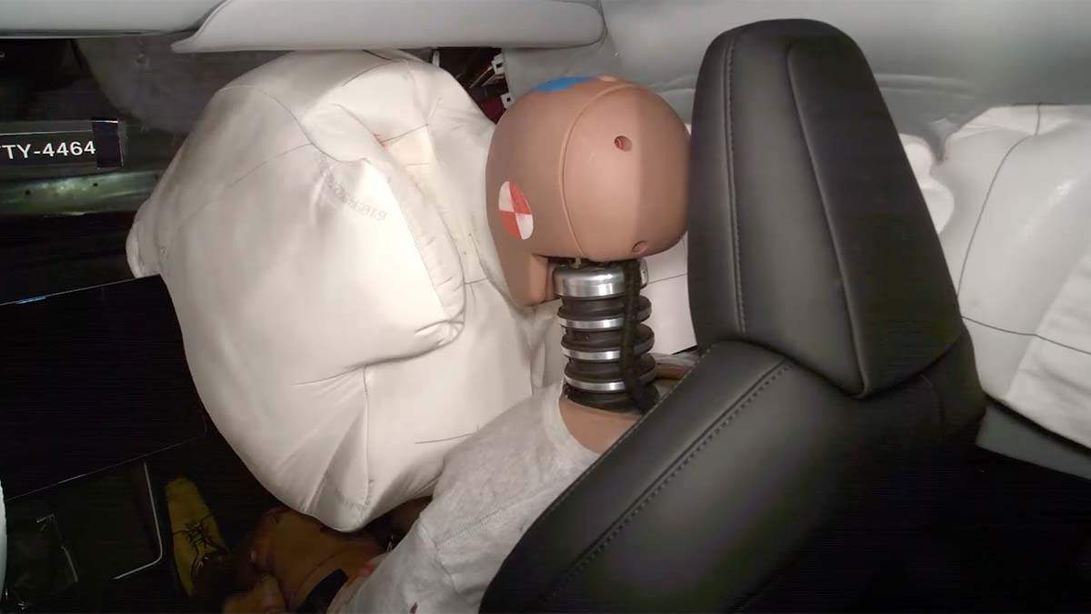Tesla Vision da un paso clave en seguridad: airbags más rápidos por software