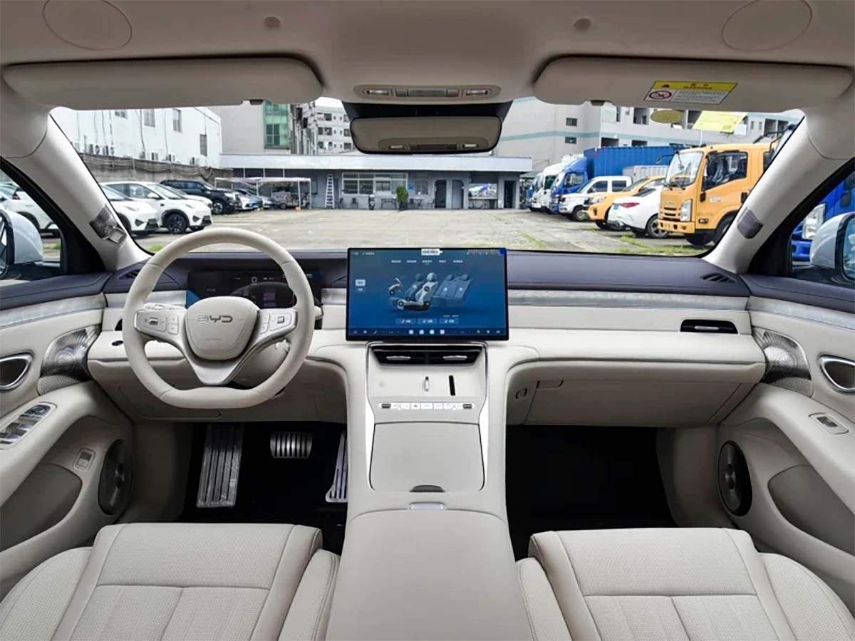 Interior del BYD Seal 08