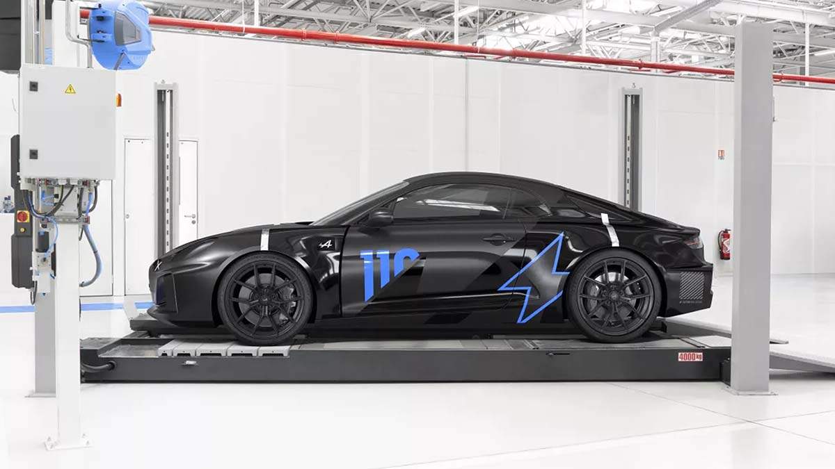 Vista lateral del Alpine A110 Future, el nuevo deportivo eléctrico de la marca francesa