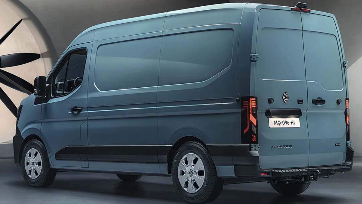 Vista trasera de la furgoneta eléctrica Renault Master E-Tech