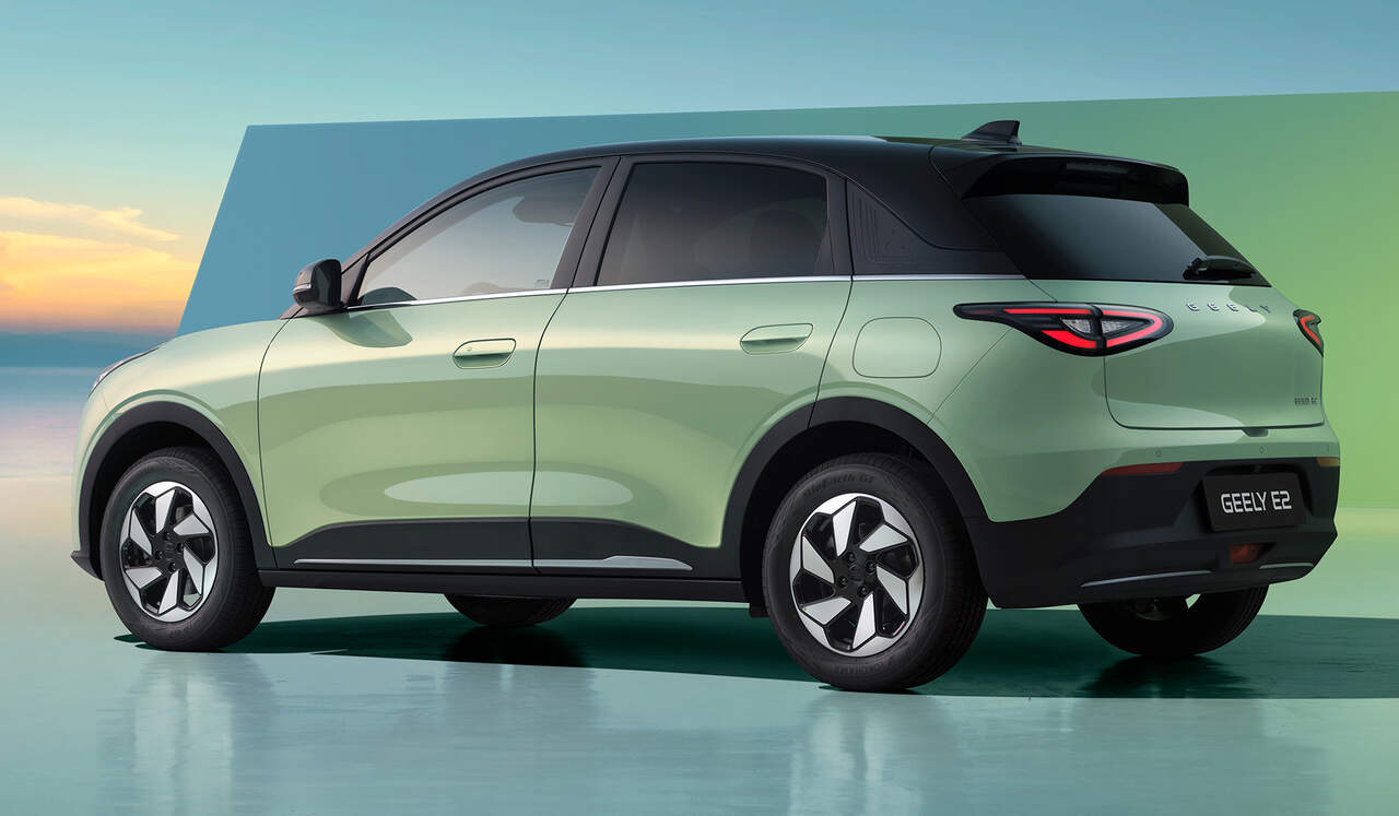 Geely E2 - vista lateral trasera
